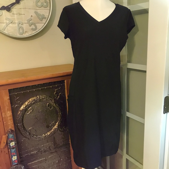LL Bean Fitness performance black short sleeve dress - Picture 15 of 16